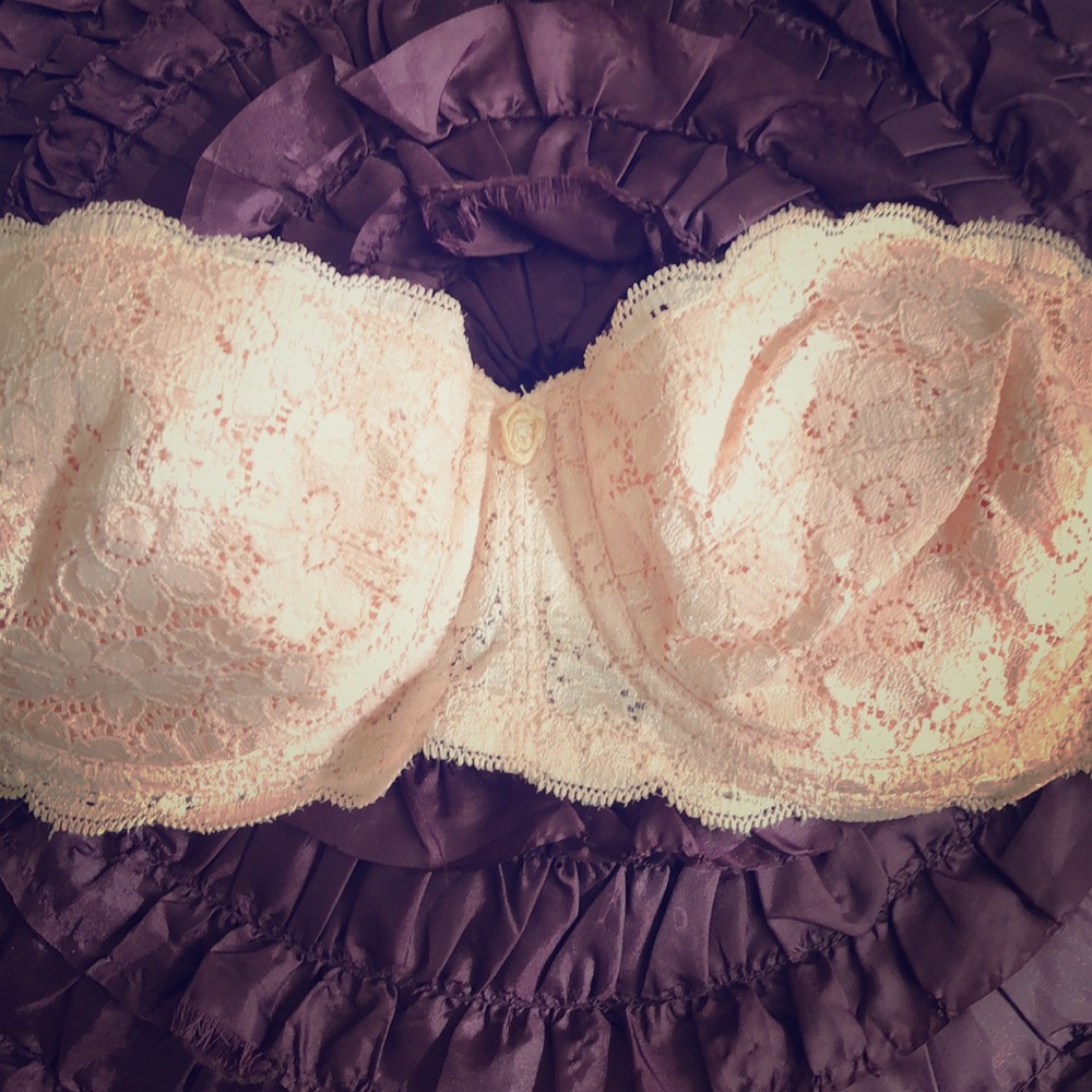 Fredericks of Hollywood strapless bra